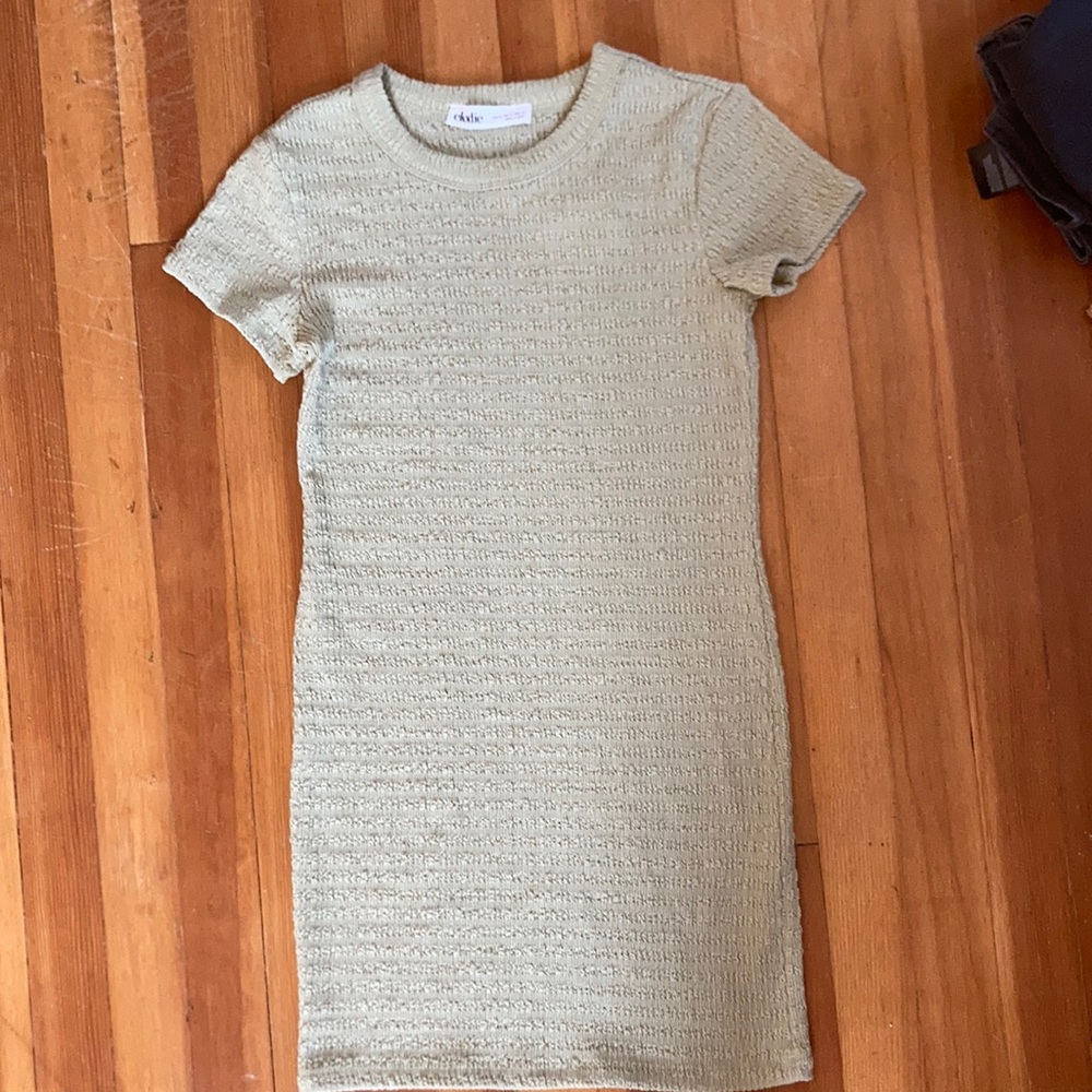 NEVER WORN super cute green bodycon short sleeve elodie dress